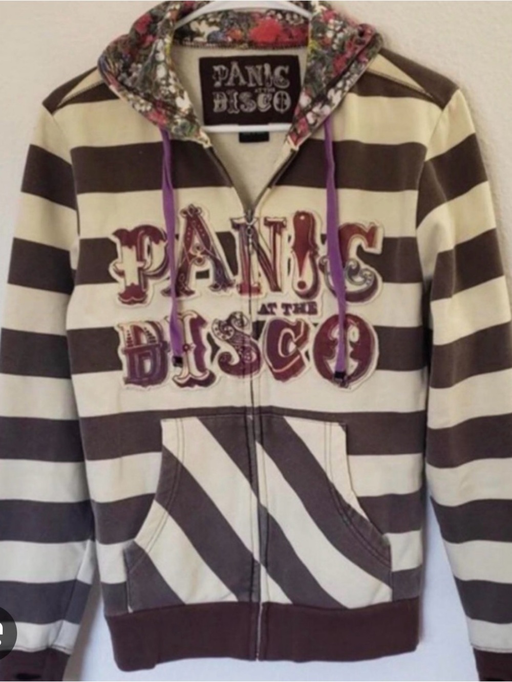 ISO ‼️ STRIPED PRETTY ODD PANIC AT THE DISCO HOODIE
